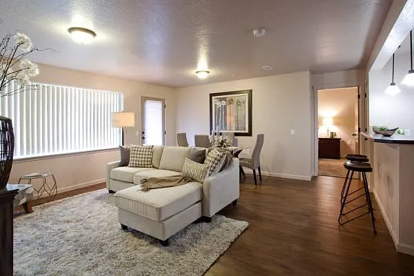 Residence at Mill River — Photo 18