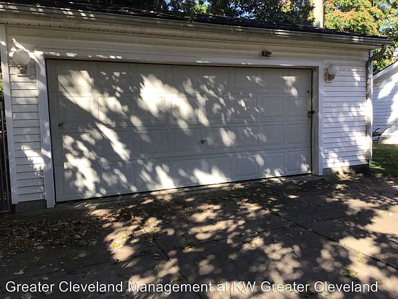 2nd image of 2146 Wascana Ave