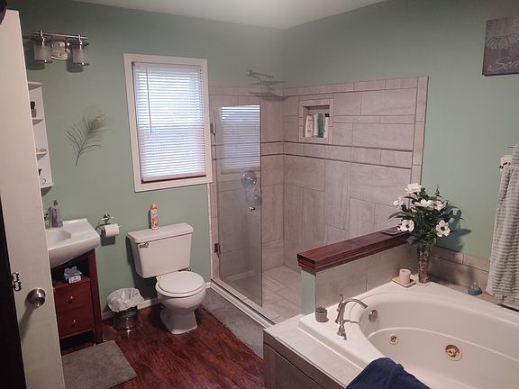 5th image of 1015 Brookpoint Dr