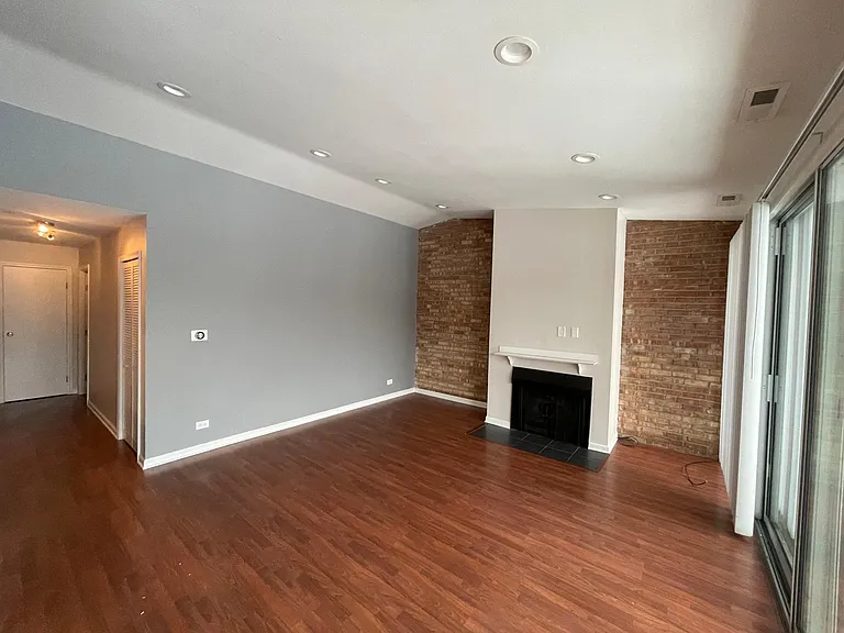 6013 Forest View Rd #2E — Photo 2