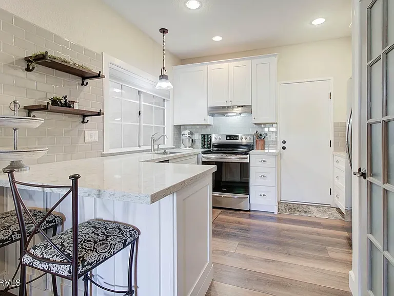 1633 E Lakeside Dr #170 — Photo 2