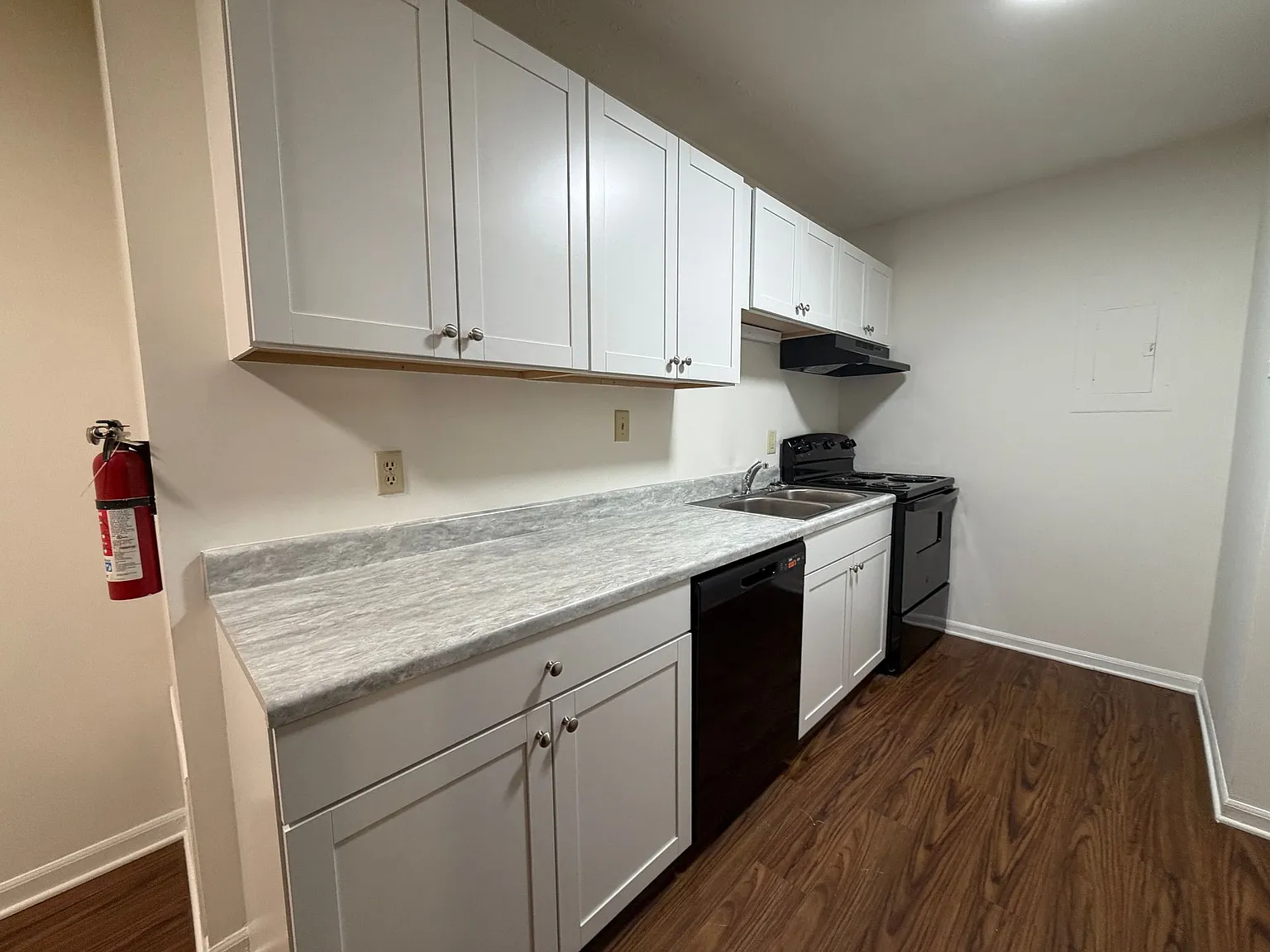 385/387 Jockey Club Dr — Photo 3