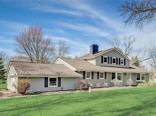 28525 Edgedale Rd, Pepper Pike, OH 44124