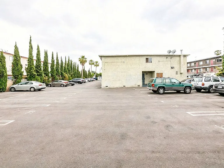 MC 6861 Sepulveda Properties, LLC — Photo 18