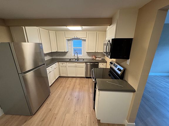 Kitchen, all new appliances