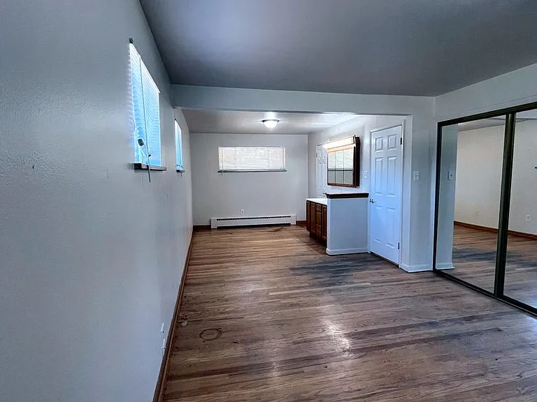 895 Holland St — Photo 14