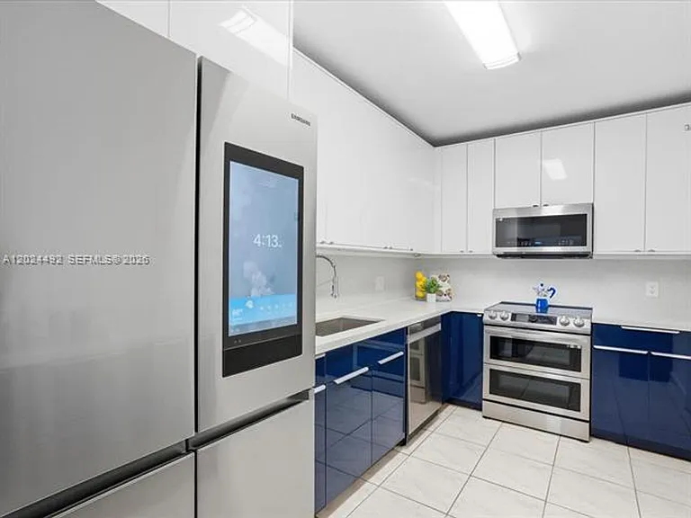 10185 Collins Ave #703 — Photo 9