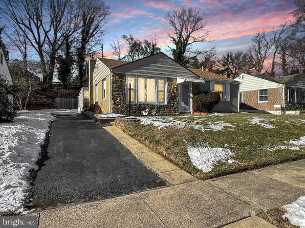 5211 Arrowhead Ln, Drexel Hill, PA 19026
