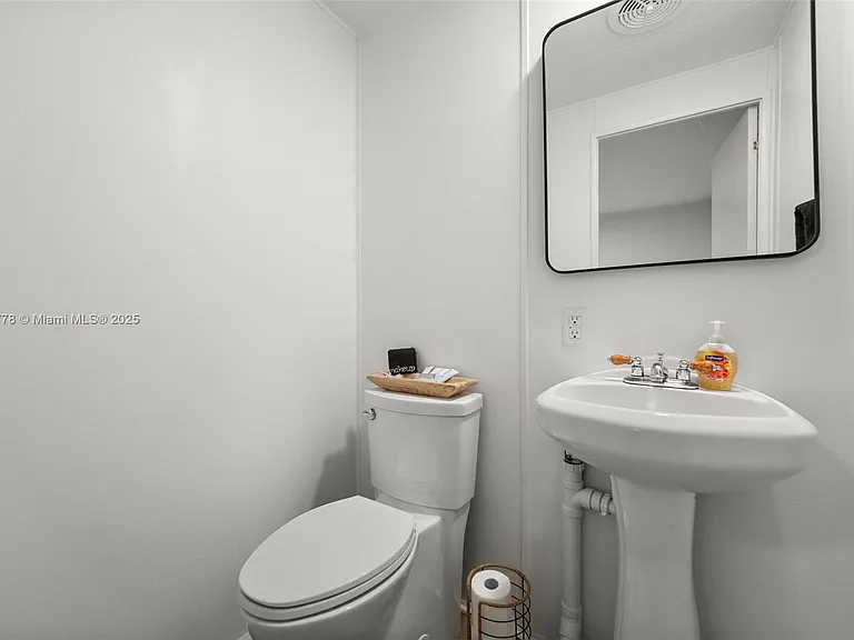 648 Palm Ave E #0 — Photo 20