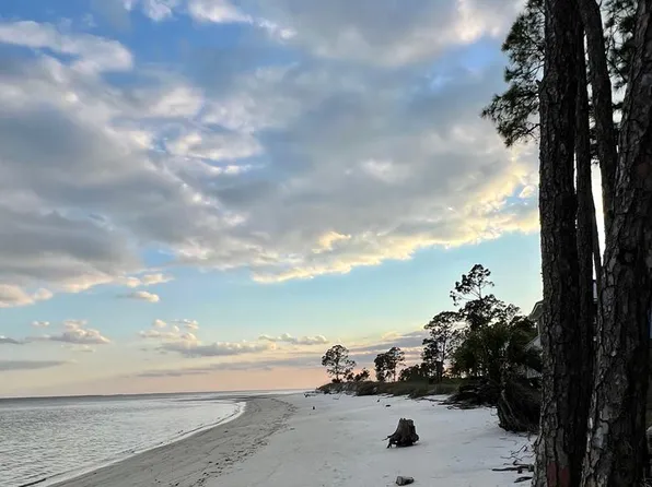 2392 Highway 98 W, Carrabelle, FL 32322