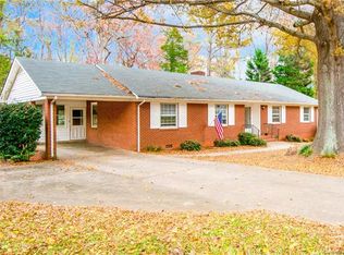 127 Meadowbrook Ln, Davidson, NC 28036