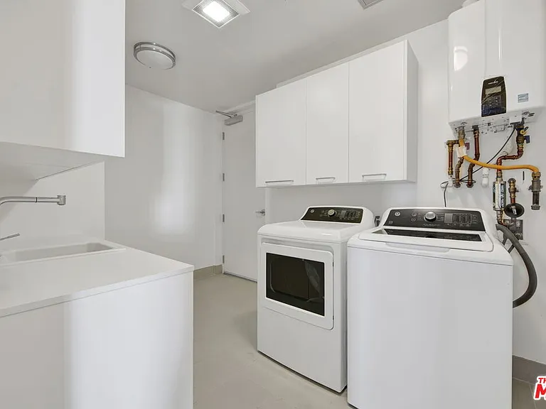 432 N Oakhurst Dr #402 — Photo 18