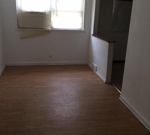 3rd image of 6304 Eastwood St