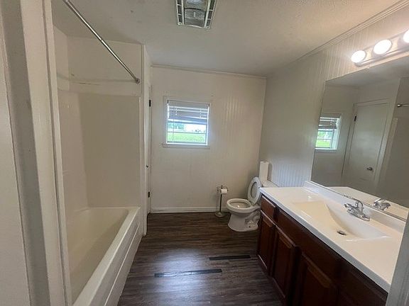 4th image of 1009 Avenue 1 NW