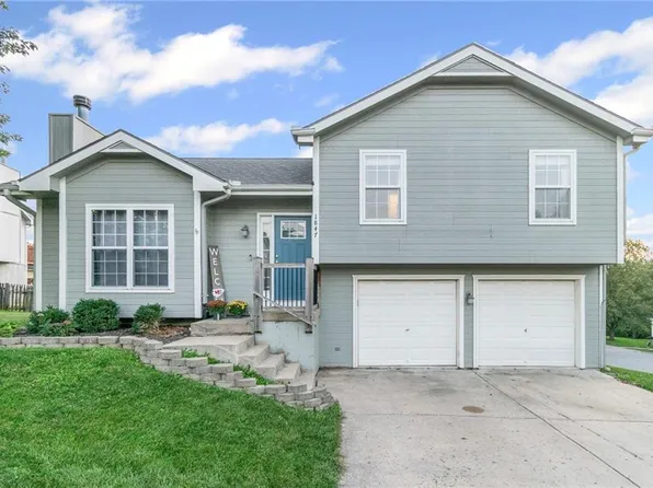 1847 Mallard Dr, Liberty, MO 64068