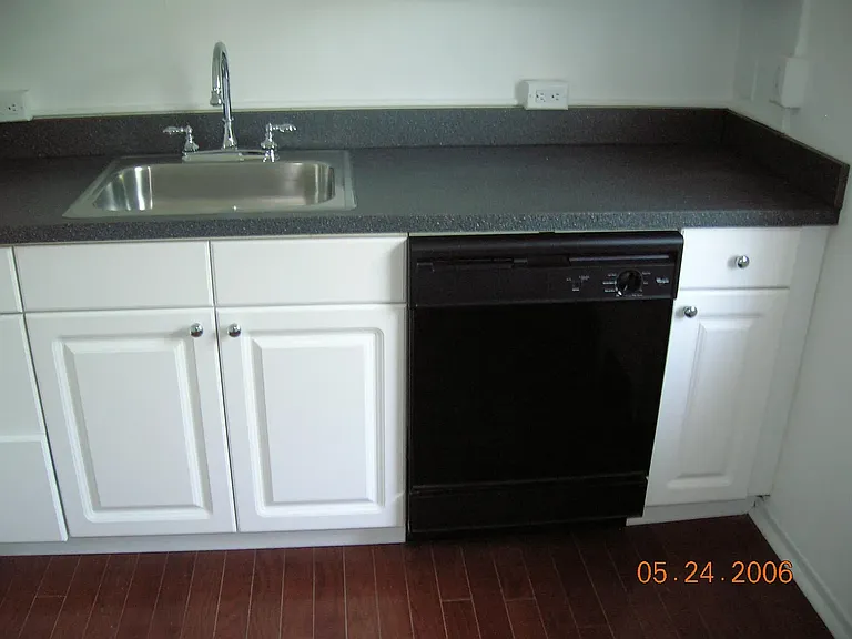 734 N Terrace St — Photo 5