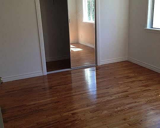 4th image of 1518 Wellesley Ave