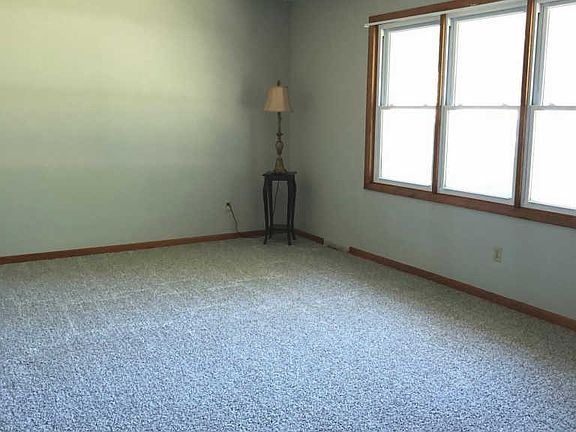 4th image of 4815 Rainbow Dr