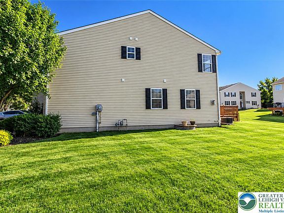 4th image of 6835 Lincoln Dr