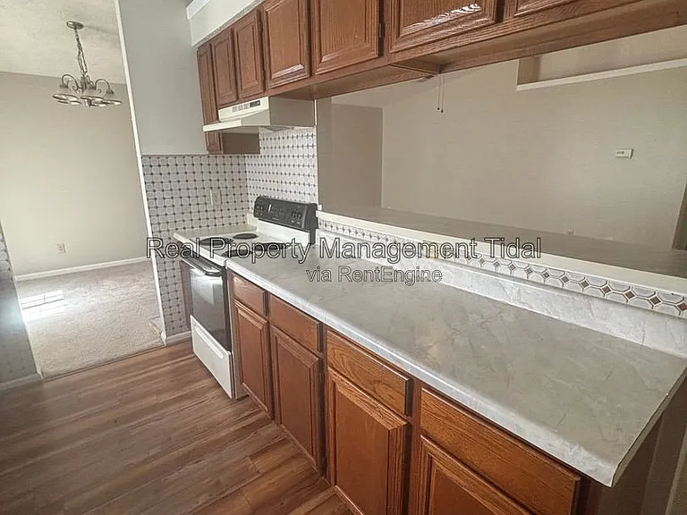 639 Biltmore Dr — Photo 18