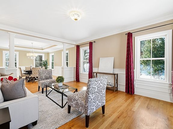 3rd image of 4 Whittier Rd