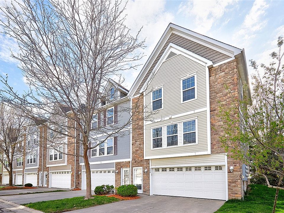 1st image of 330 NE Olivewood