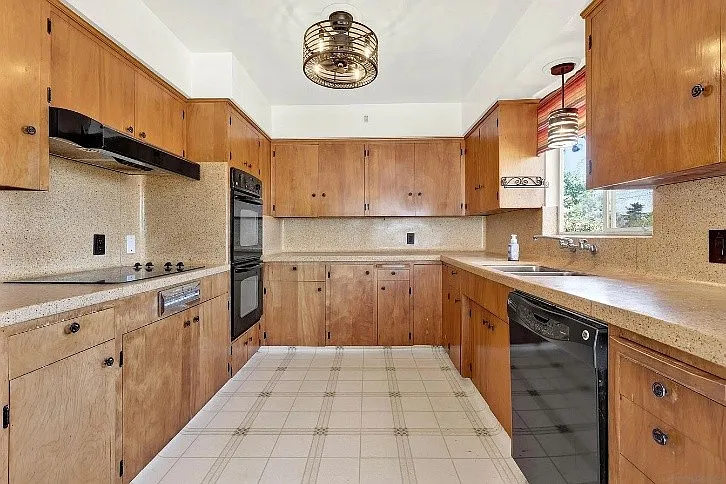 3 bed, 1925 sqft, $4,500 — Photo 2