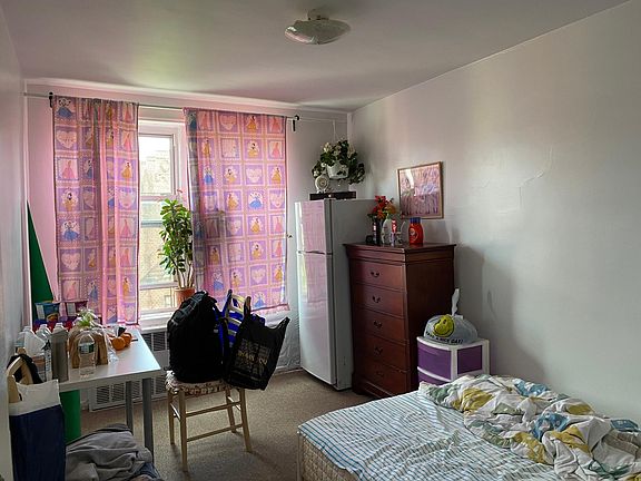 3rd image of 143-55 41st Ave APT 6F