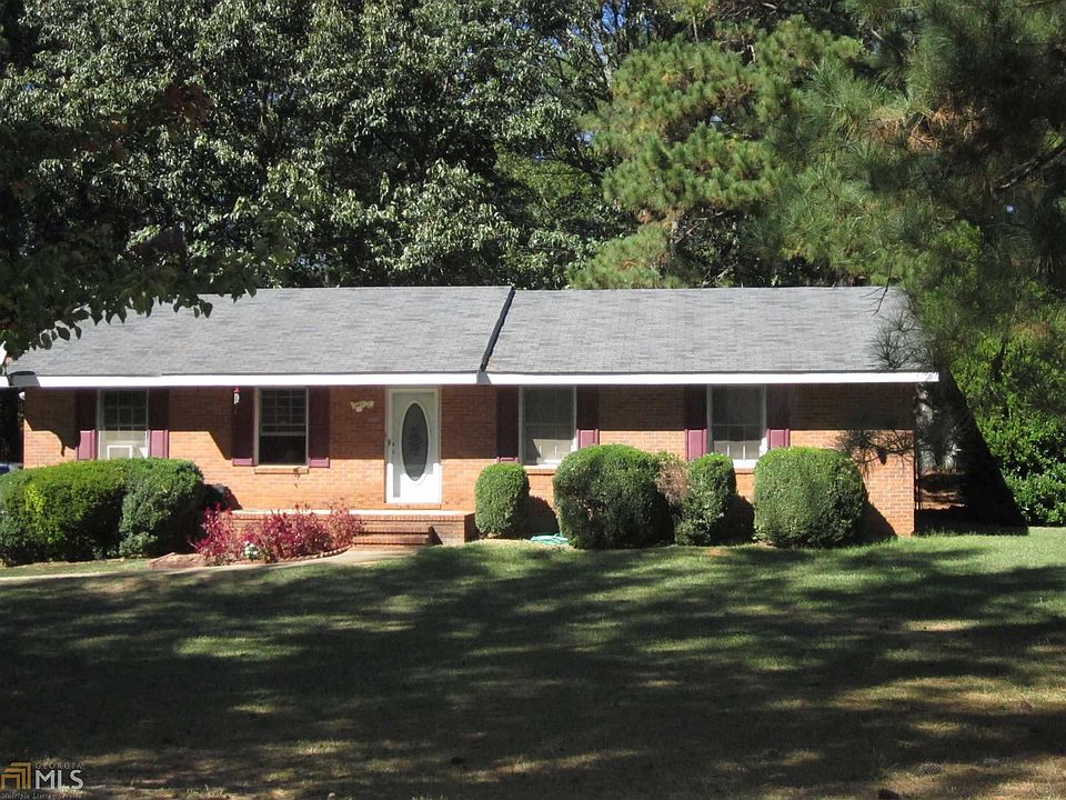 1st image of 70 Moores Ln