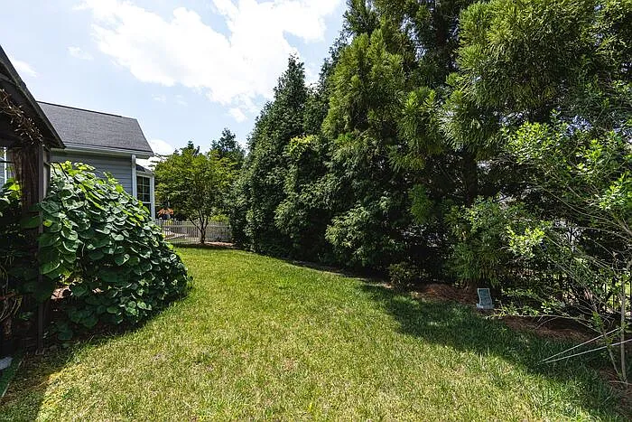 1008 Millbank Dr — Photo 6