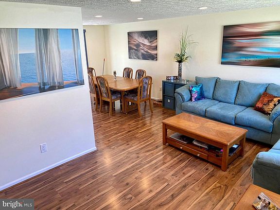 4th image of 7647 Summerhill Ct