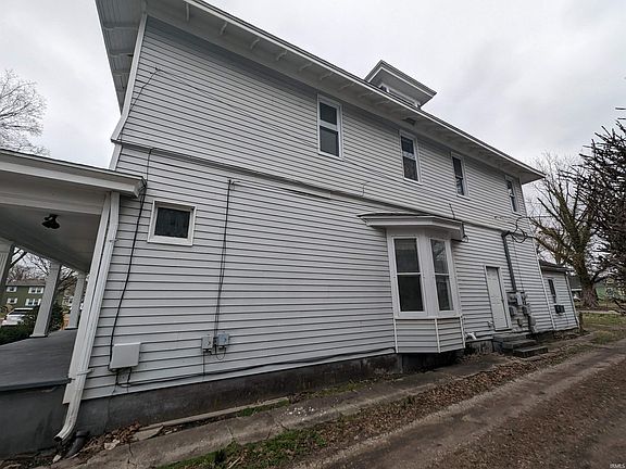 4th image of 219 S 5th St