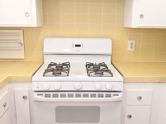 4th image of 410 N Market St Unit 6