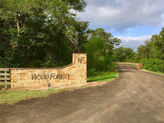2nd image of 3098 Stonewood Dr
