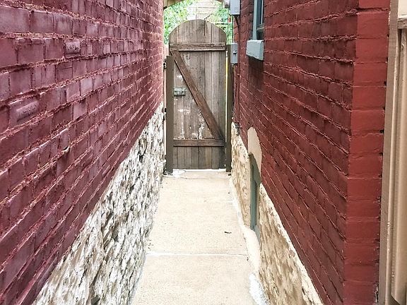 4th image of 1938 Withnell Ave