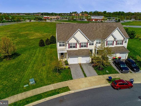 3rd image of 375 Wilmore Dr