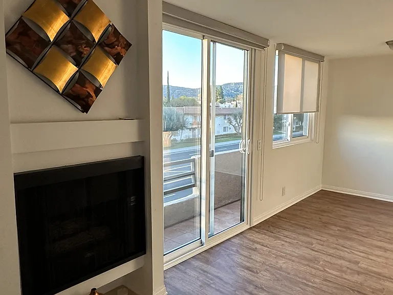 7826 Topanga Canyon Blvd #309 — Photo 7