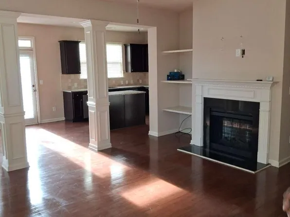 566 Jody Pl, Lilburn, GA 30047