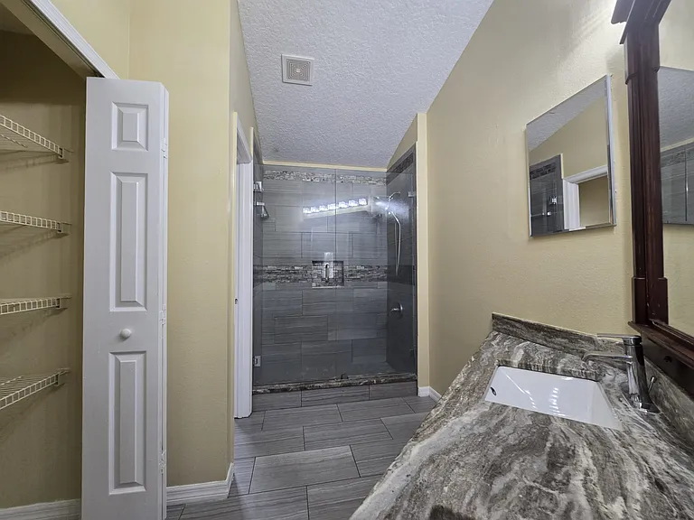 5025 Foxcroft Ct — Photo 18