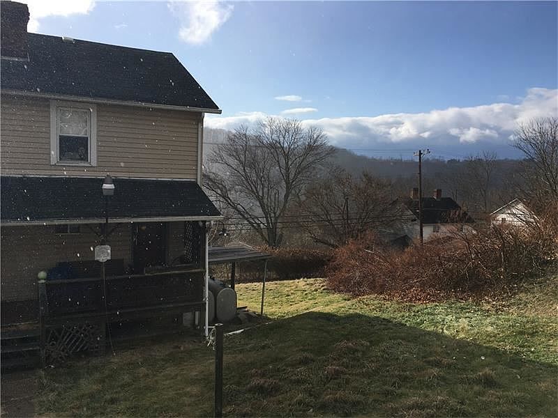 2nd image of 515 Main St