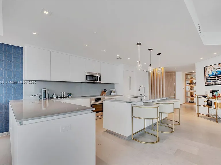 68 SE 6th St #3911 — Photo 29