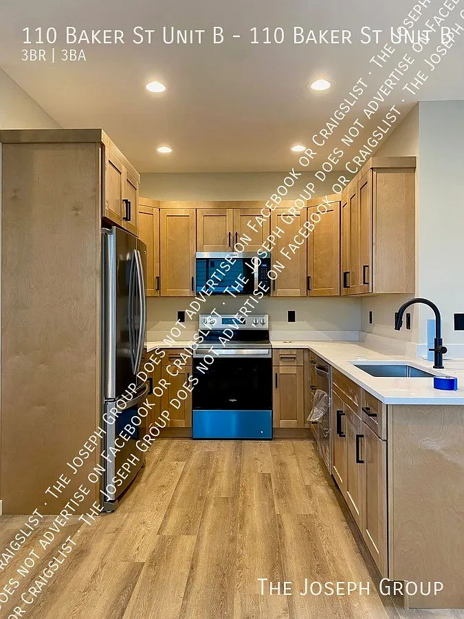 Building Photo - 110 Baker St #B
