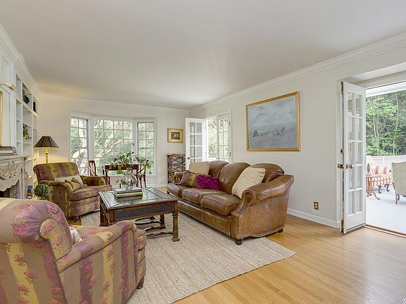 3rd image of 3780 Berwick Dr