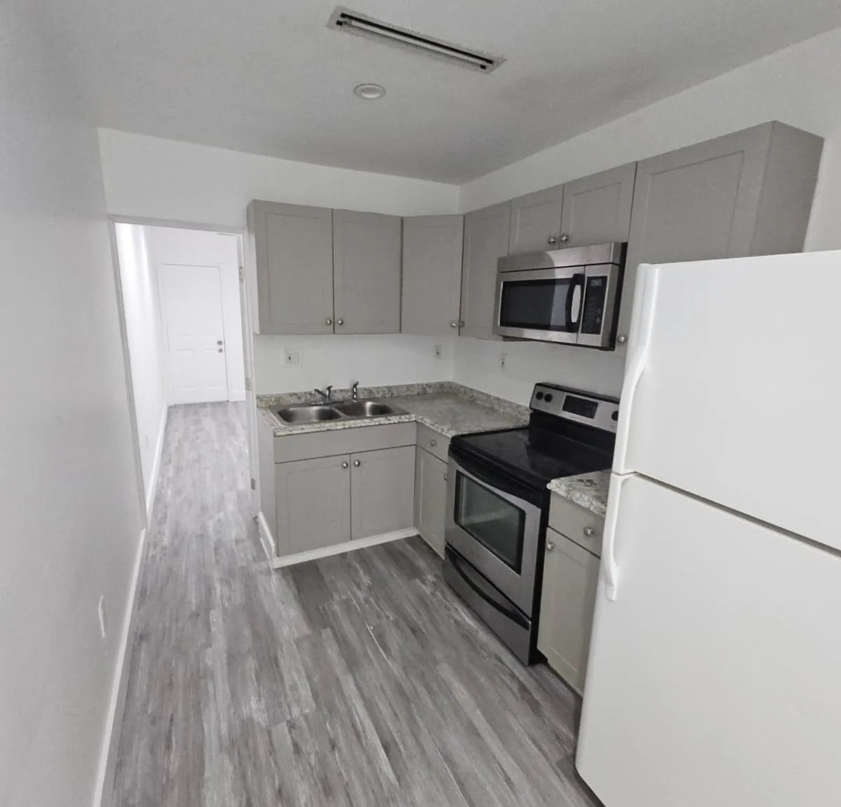 2 bed, 400 sqft, $1,500 — Photo 2