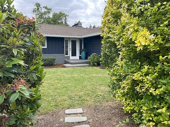 2nd image of 3800 SE Licyntra Ln