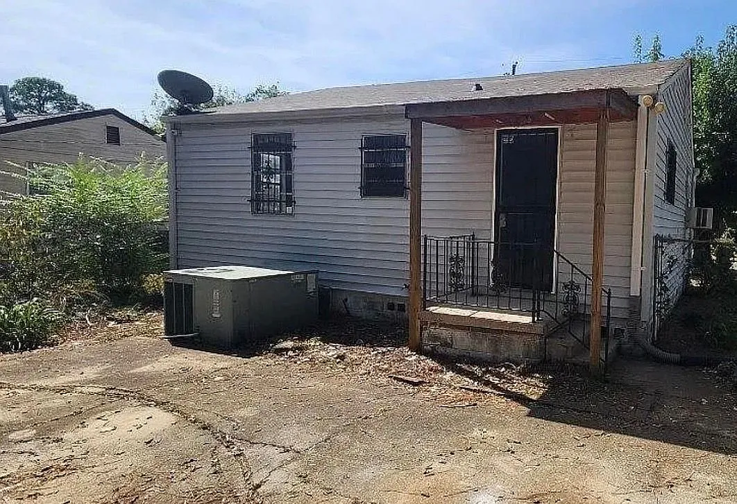 2 bed, 1.0 bath, 672 sqft, $1,050 — Photo 3