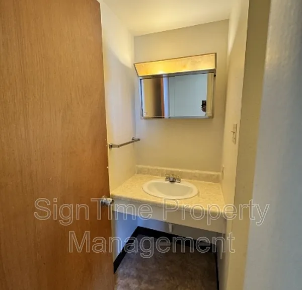 115 N Jonathan St #303 — Photo 8