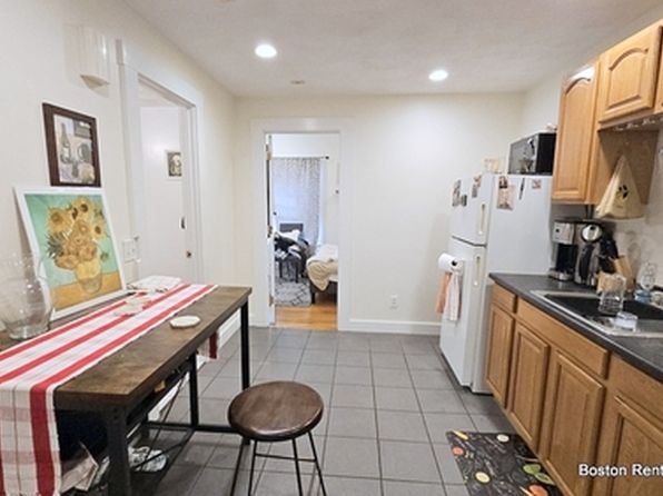 302 Highland Ave