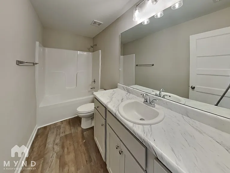 813 Trestle Creek Ct — Photo 25
