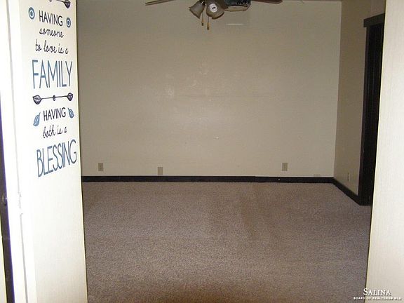 4th image of 236 Franklin St